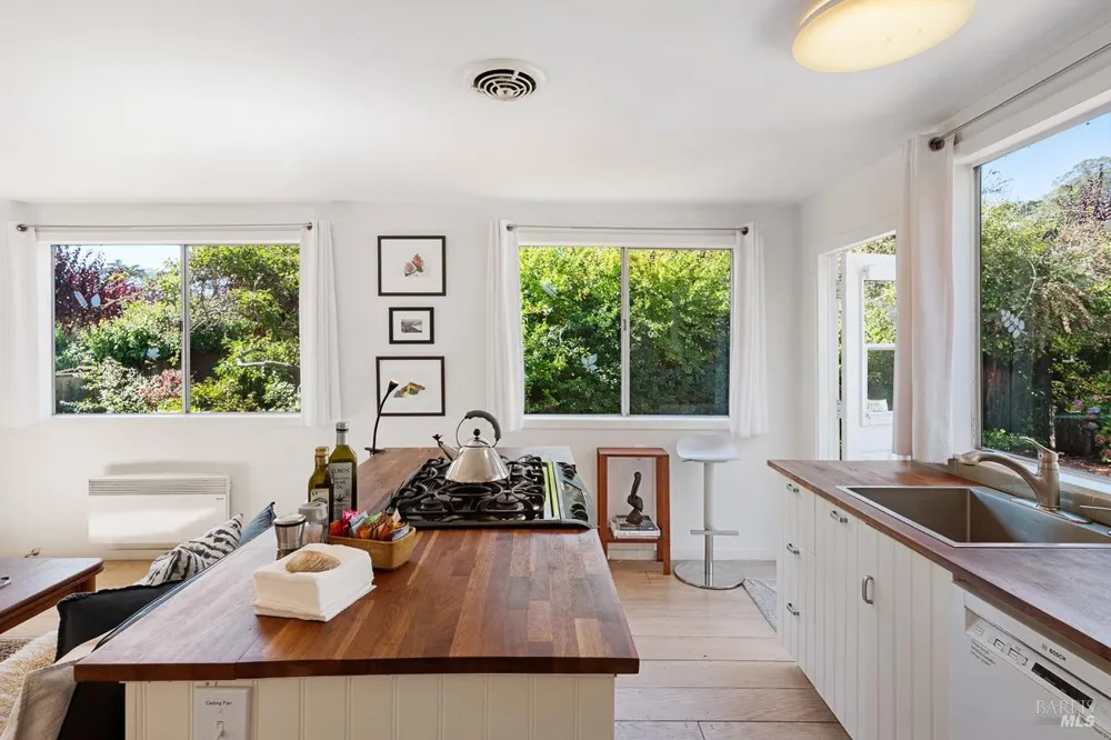 40 Arenal Avenue Stinson Beach, CA 94970