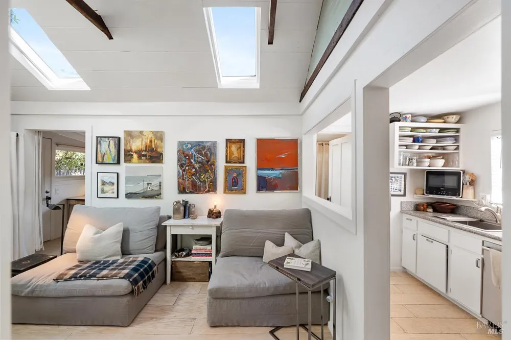 40 Arenal Avenue Stinson Beach, CA 94970
