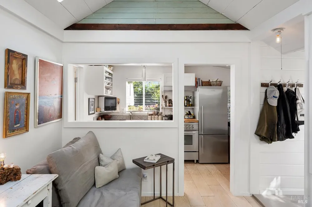 40 Arenal Avenue Stinson Beach, CA 94970