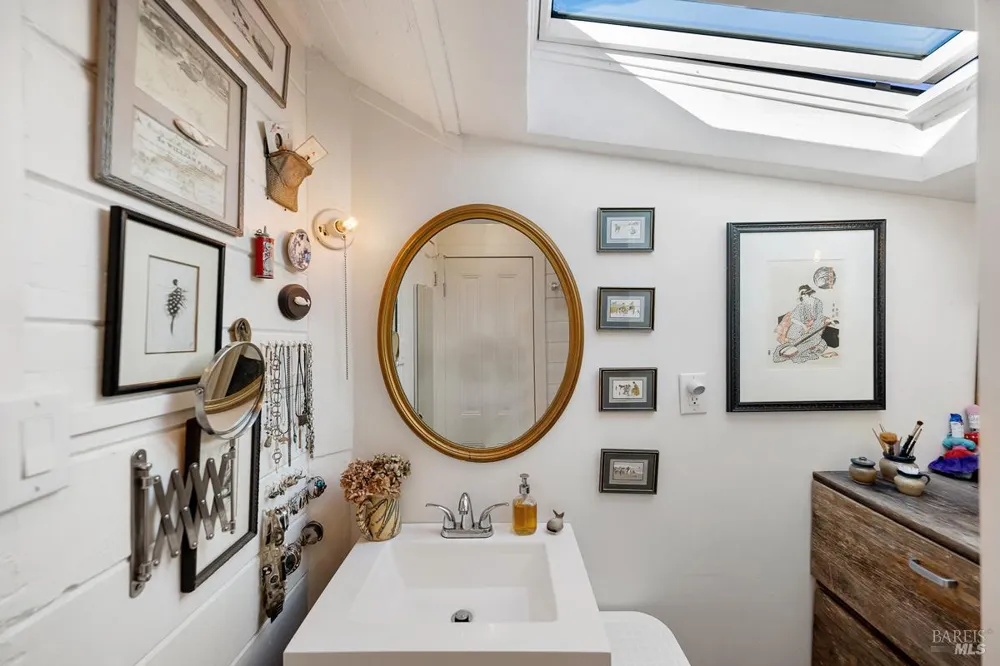 40 Arenal Avenue Stinson Beach, CA 94970