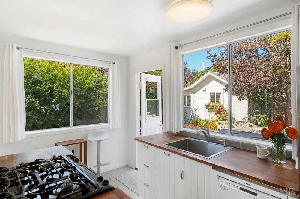 40 Arenal Avenue Stinson Beach, CA 94970
