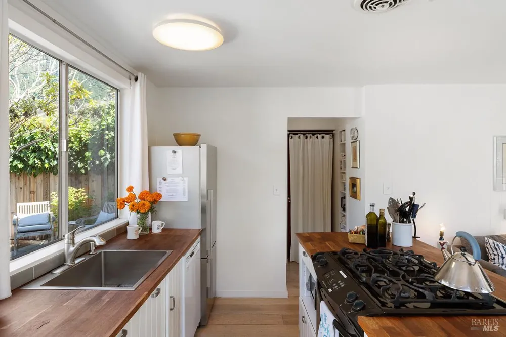 40 Arenal Avenue Stinson Beach, CA 94970