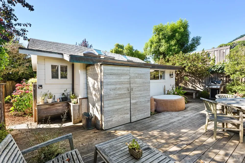 40 Arenal Avenue Stinson Beach, CA 94970