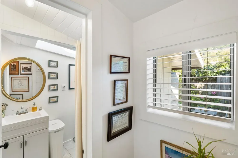 40 Arenal Avenue Stinson Beach, CA 94970