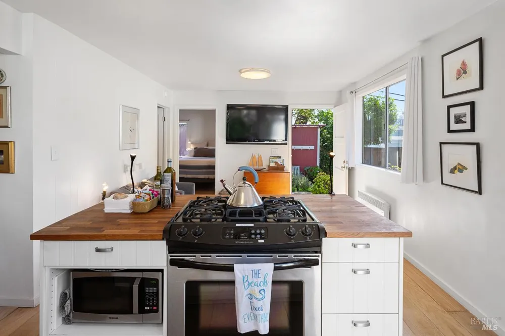 40 Arenal Avenue Stinson Beach, CA 94970