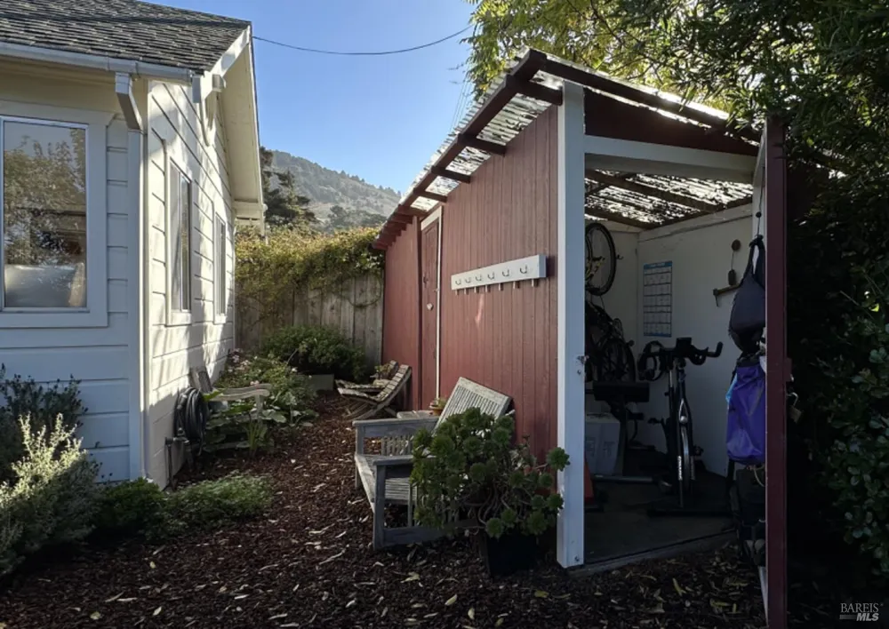 40 Arenal Avenue Stinson Beach, CA 94970