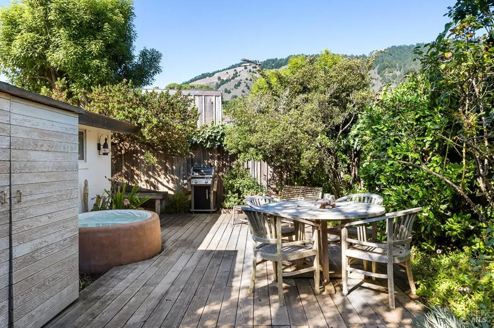 40 Arenal Avenue Stinson Beach, CA 94970