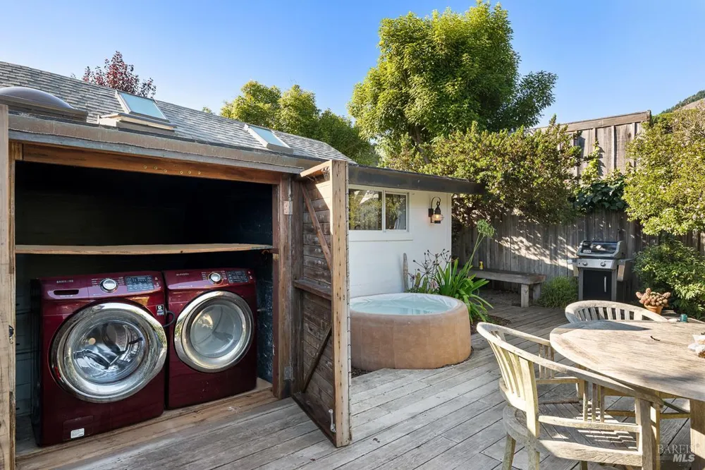 40 Arenal Avenue Stinson Beach, CA 94970