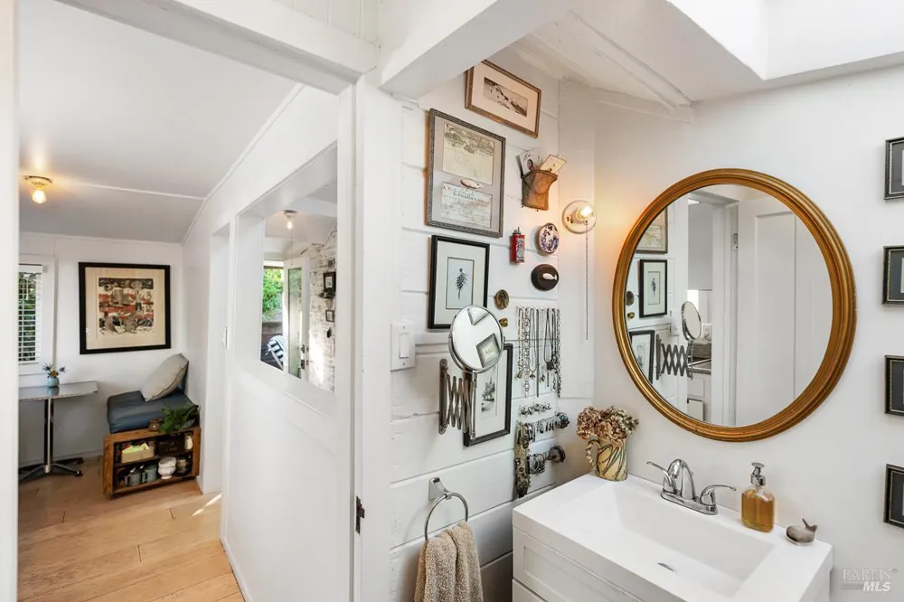 40 Arenal Avenue Stinson Beach, CA 94970