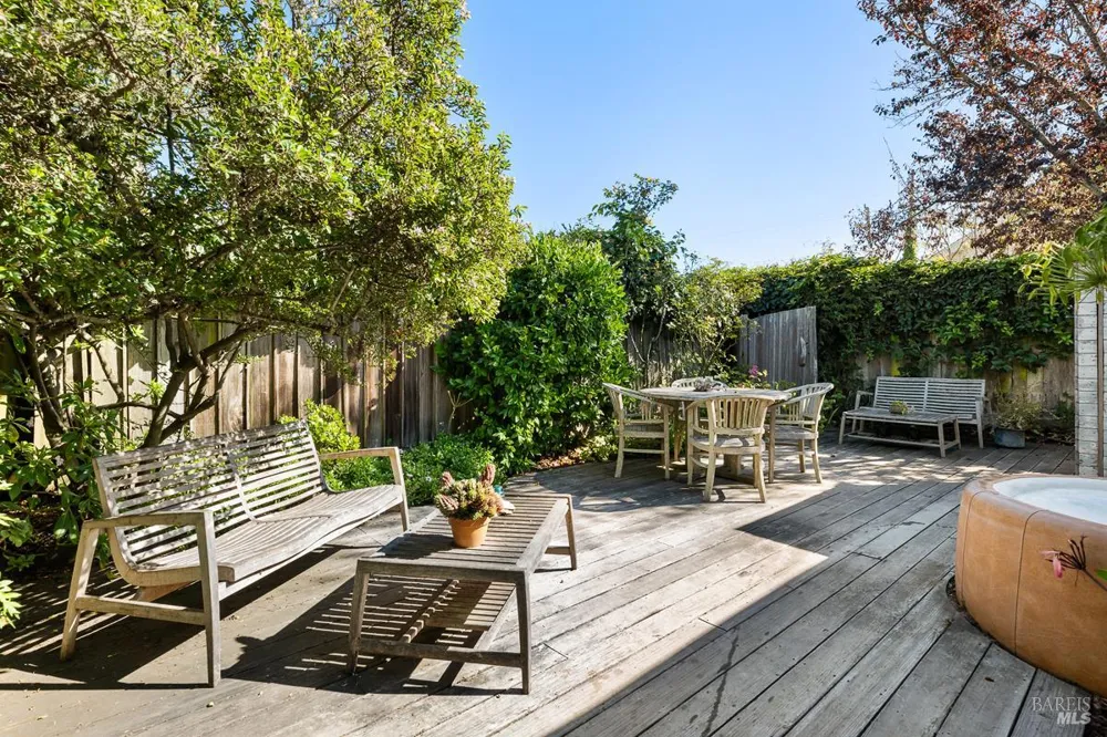 40 Arenal Avenue Stinson Beach, CA 94970