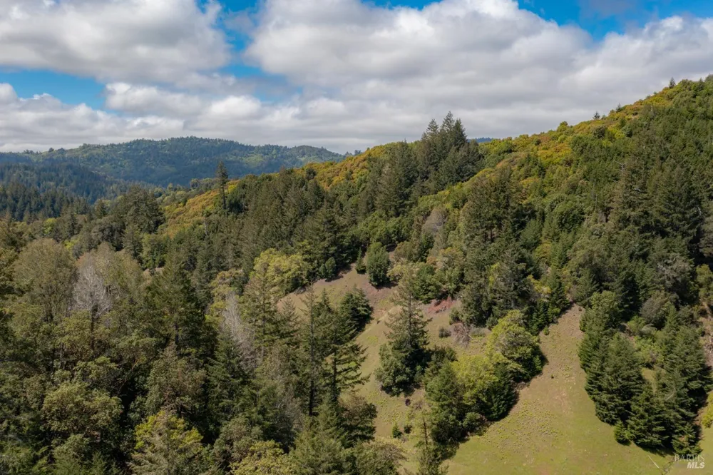 30131 Elkhorn Road Yorkville, CA 95494