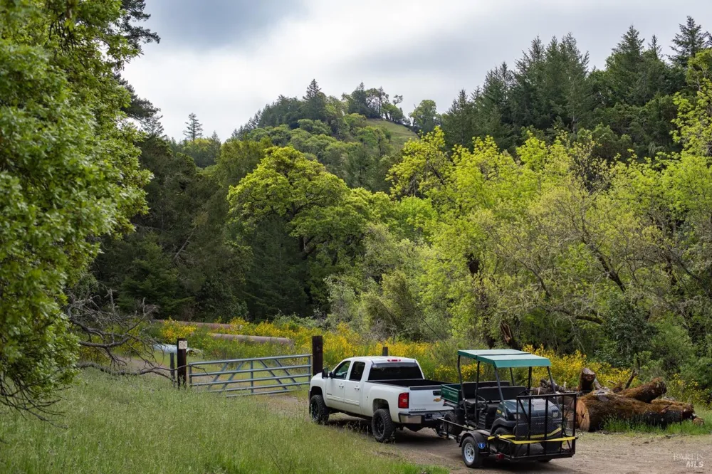 30131 Elkhorn Road Yorkville, CA 95494