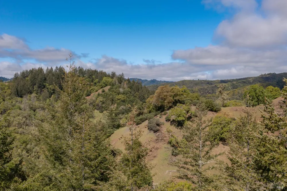 30131 Elkhorn Road Yorkville, CA 95494