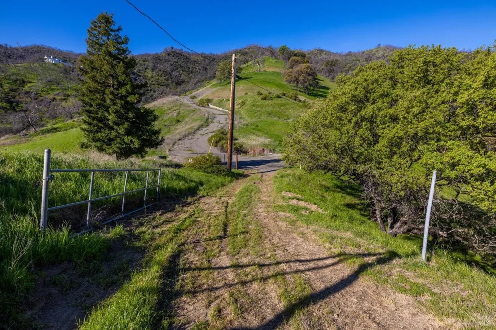 7031 Robindale Lane Vacaville, CA 95688