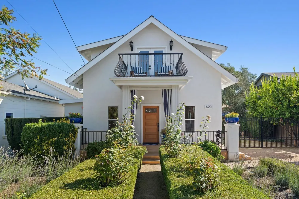 620 Brown Street Healdsburg, CA 95448
