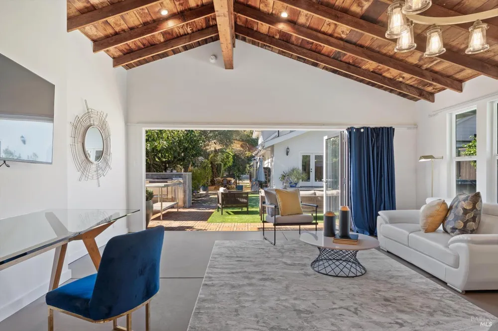 620 Brown Street Healdsburg, CA 95448