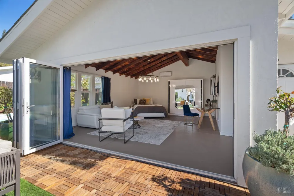 620 Brown Street Healdsburg, CA 95448