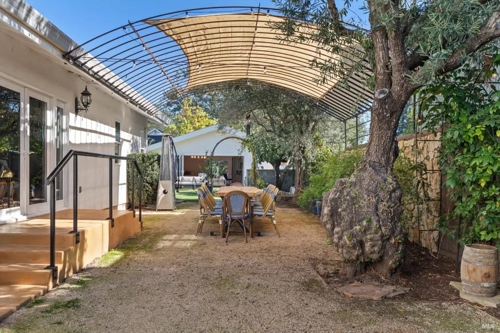 620 Brown Street Healdsburg, CA 95448