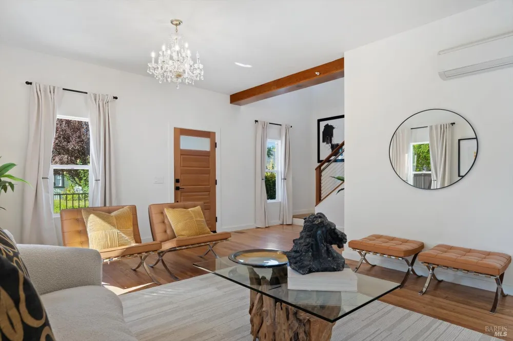 620 Brown Street Healdsburg, CA 95448