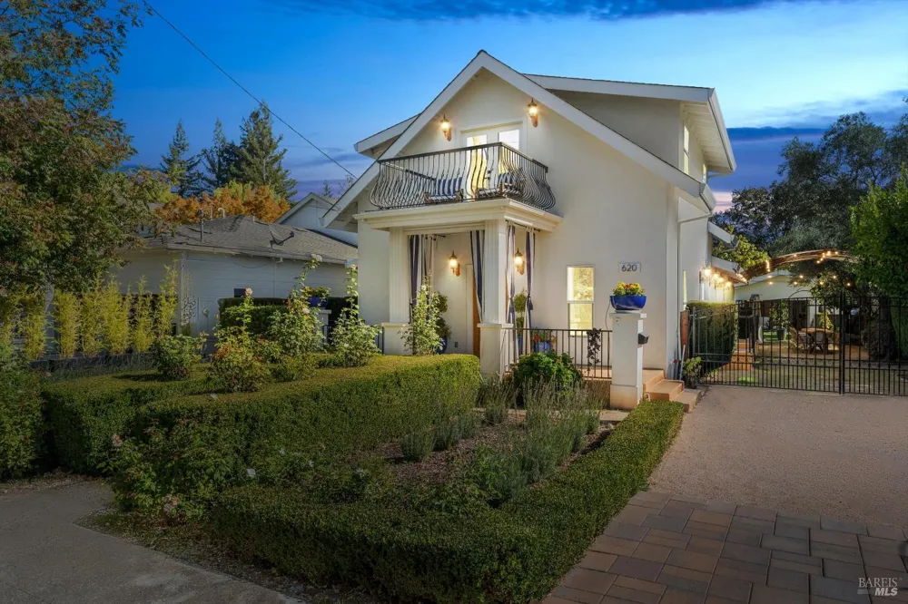620 Brown Street Healdsburg, CA 95448