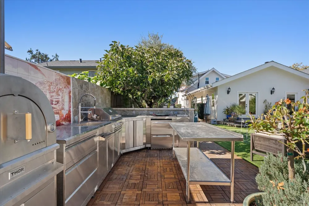 620 Brown Street Healdsburg, CA 95448