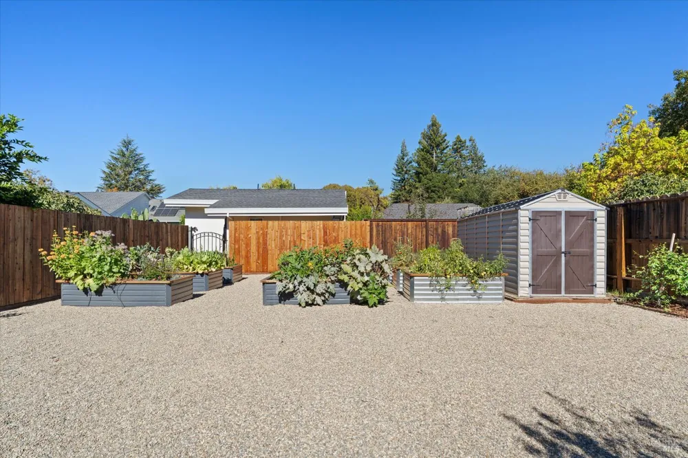 620 Brown Street Healdsburg, CA 95448