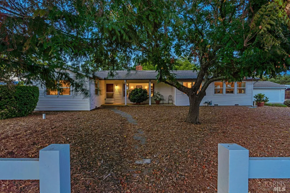 1234 Davis Lane St. Helena, CA 94574