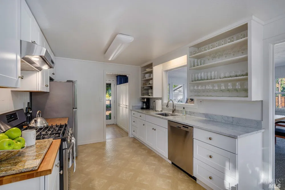1234 Davis Lane St. Helena, CA 94574