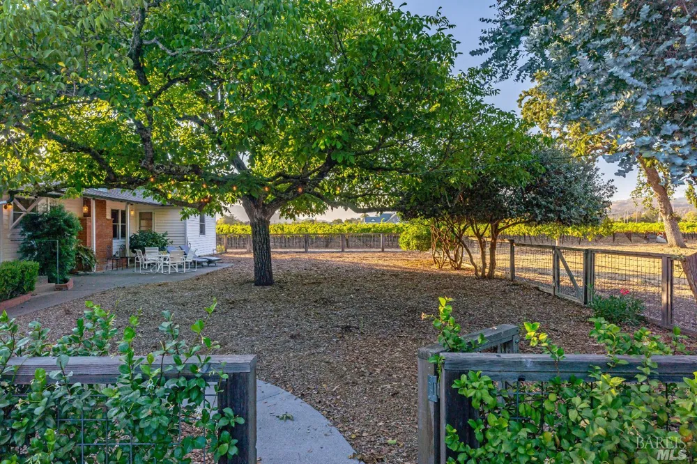 1234 Davis Lane St. Helena, CA 94574