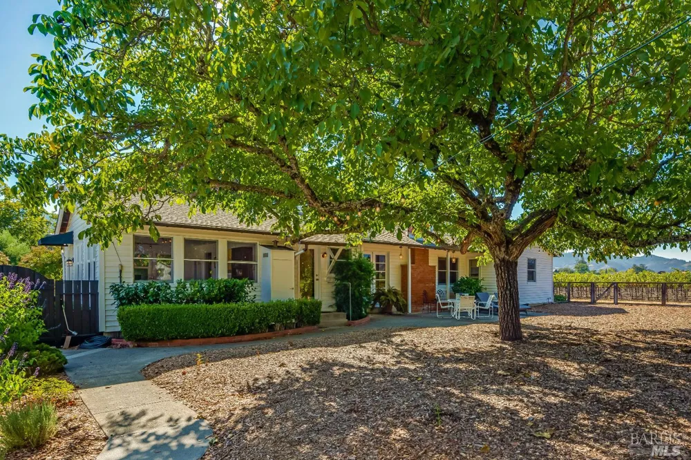 1234 Davis Lane St. Helena, CA 94574