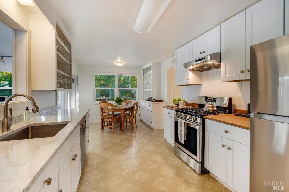 1234 Davis Lane St. Helena, CA 94574