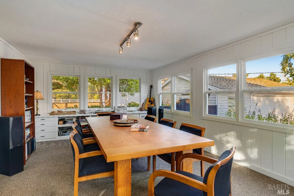 1234 Davis Lane St. Helena, CA 94574