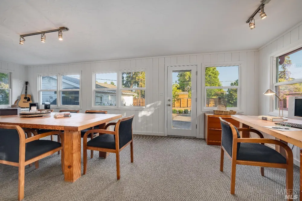 1234 Davis Lane St. Helena, CA 94574
