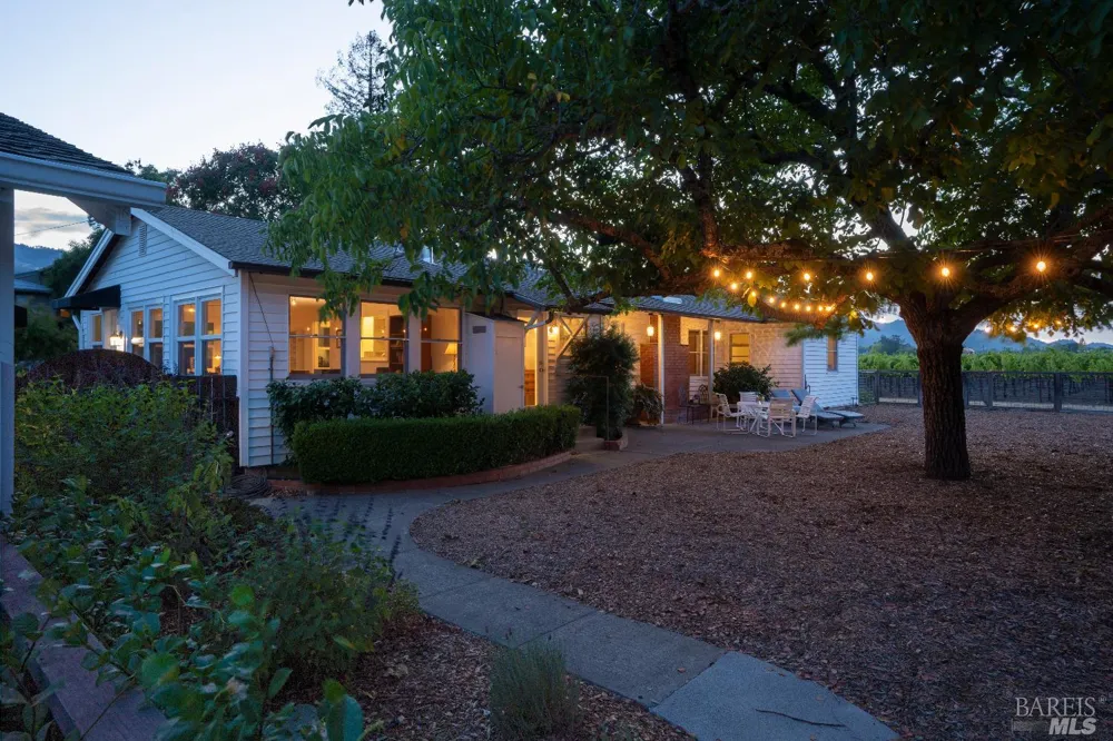 1234 Davis Lane St. Helena, CA 94574