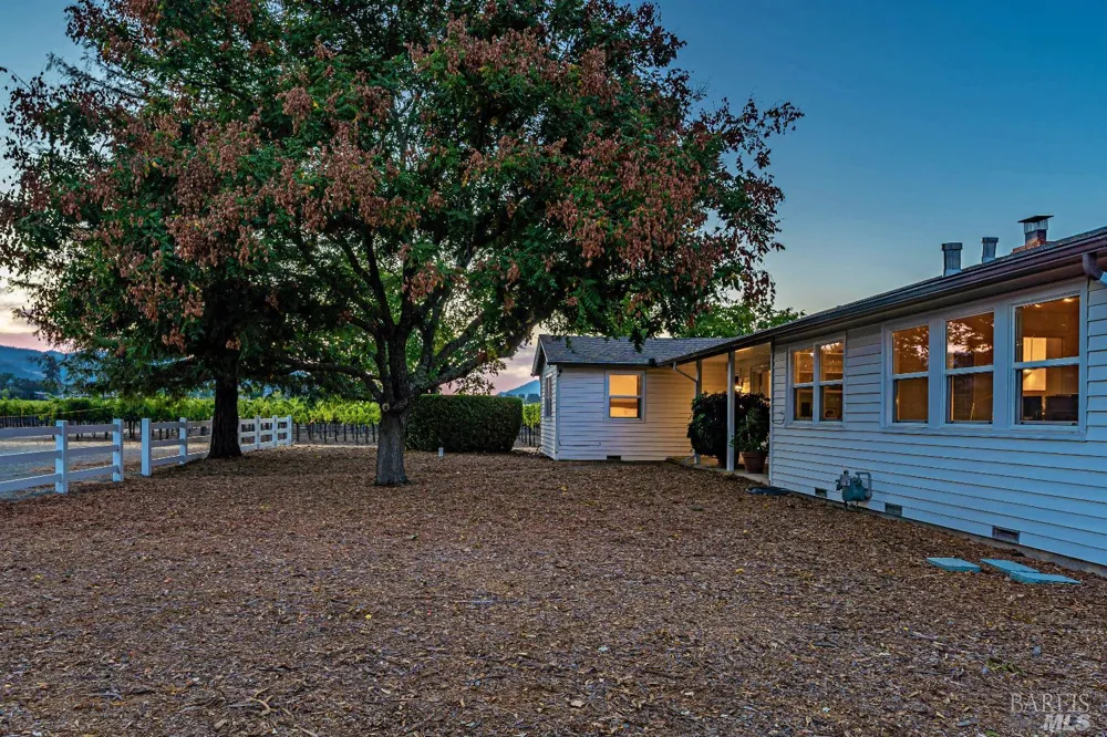 1234 Davis Lane St. Helena, CA 94574