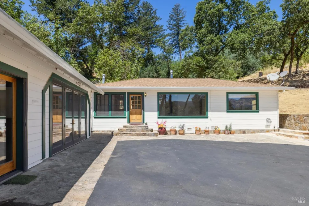 1200 Bennett Lane Calistoga, CA 94515
