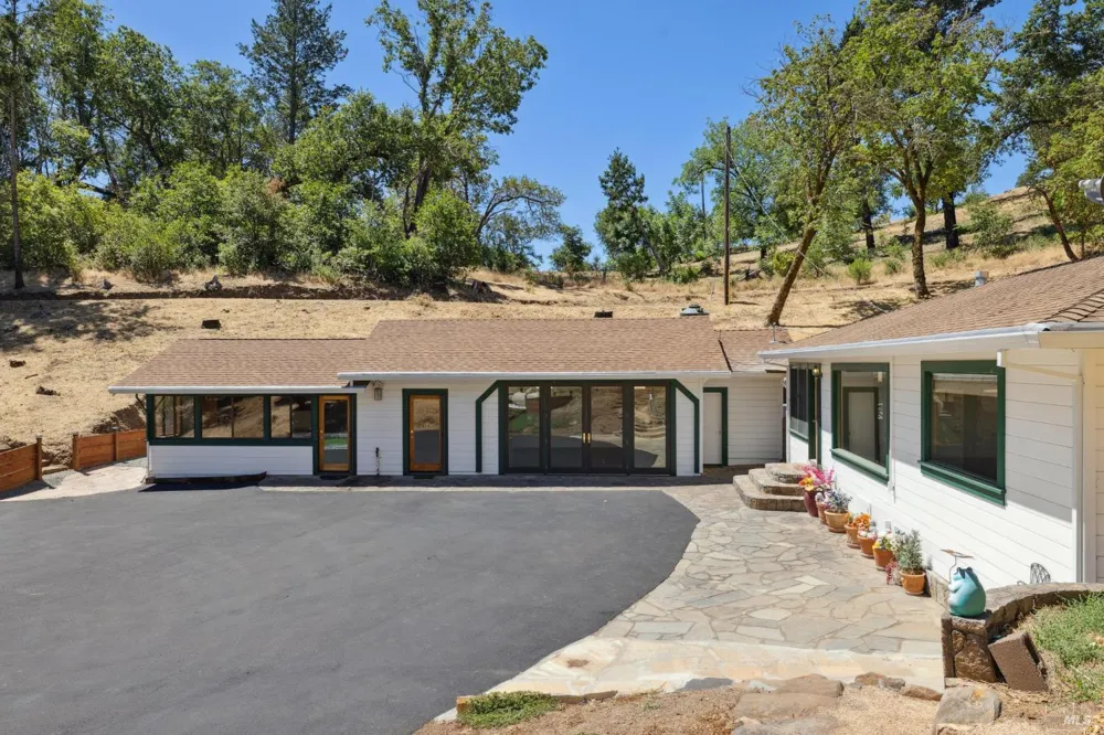 1200 Bennett Lane Calistoga, CA 94515