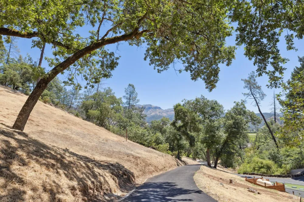 1200 Bennett Lane Calistoga, CA 94515