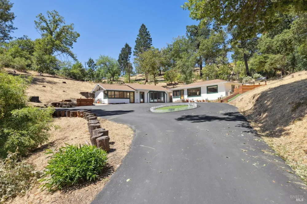 1200 Bennett Lane Calistoga, CA 94515