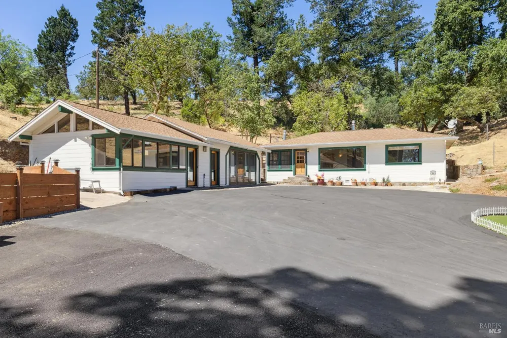 1200 Bennett Lane Calistoga, CA 94515
