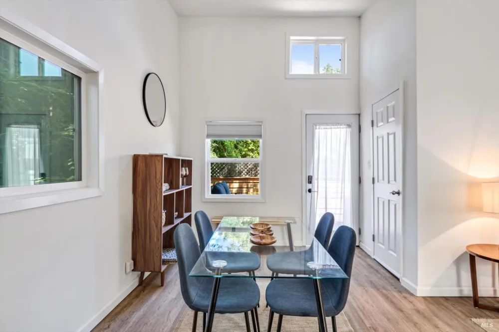 10 Waldruhe Heights Glen Ellen, CA 95442