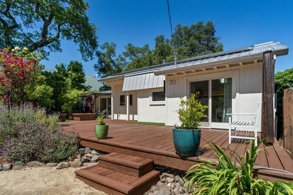 10 Waldruhe Heights Glen Ellen, CA 95442