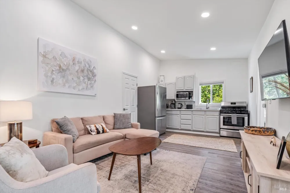 10 Waldruhe Heights Glen Ellen, CA 95442