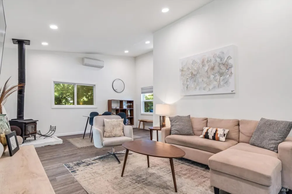 10 Waldruhe Heights Glen Ellen, CA 95442