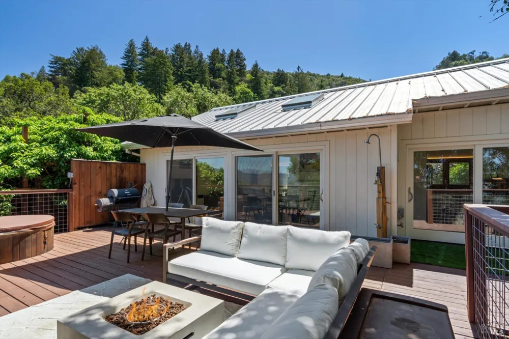 10 Waldruhe Heights Glen Ellen, CA 95442