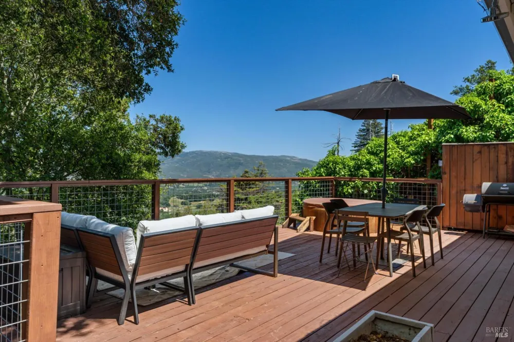 10 Waldruhe Heights Glen Ellen, CA 95442