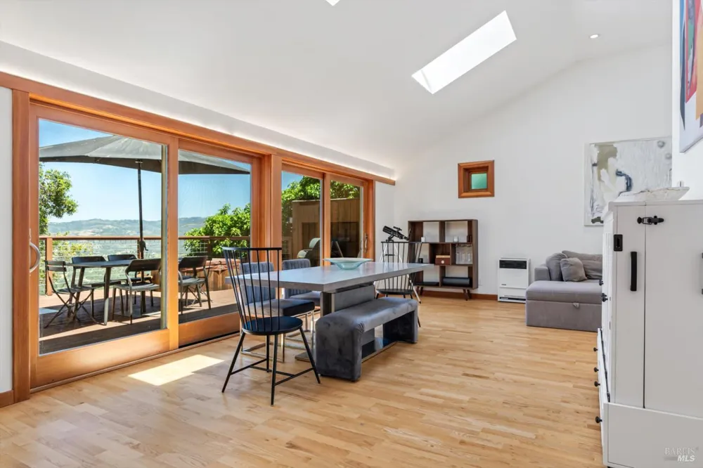 10 Waldruhe Heights Glen Ellen, CA 95442