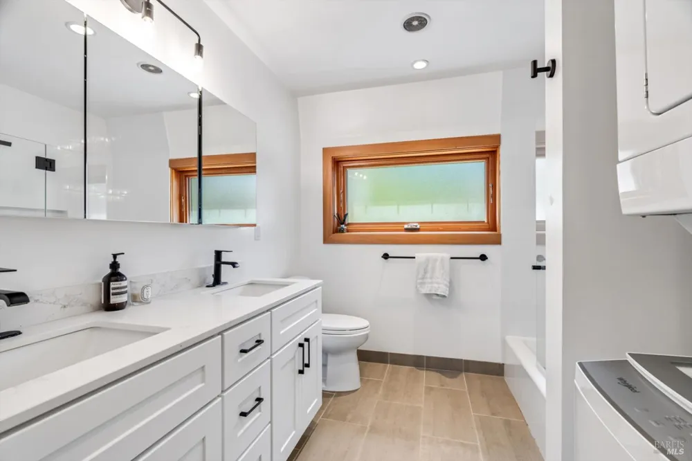 10 Waldruhe Heights Glen Ellen, CA 95442