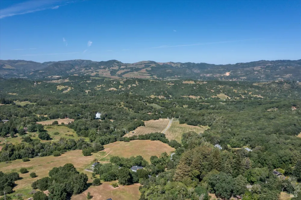 10 Waldruhe Heights Glen Ellen, CA 95442