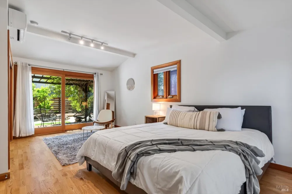 10 Waldruhe Heights Glen Ellen, CA 95442